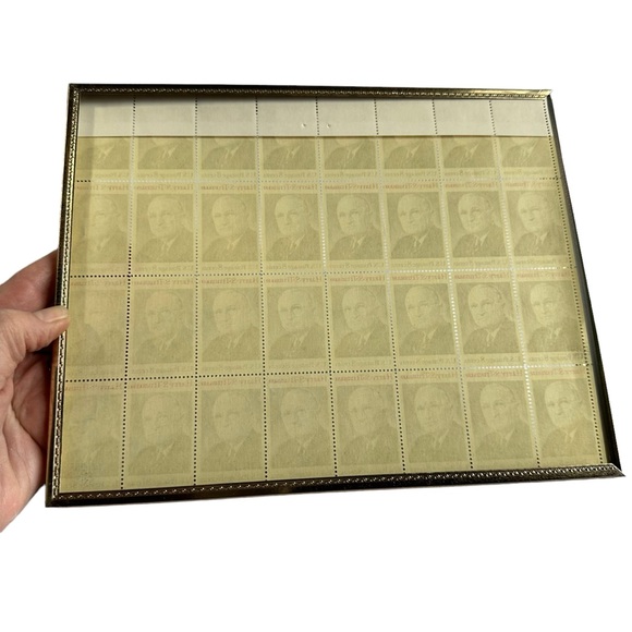 Pane of 32 Harry Truman 8 cent Stamps - Picture 2 of 4
